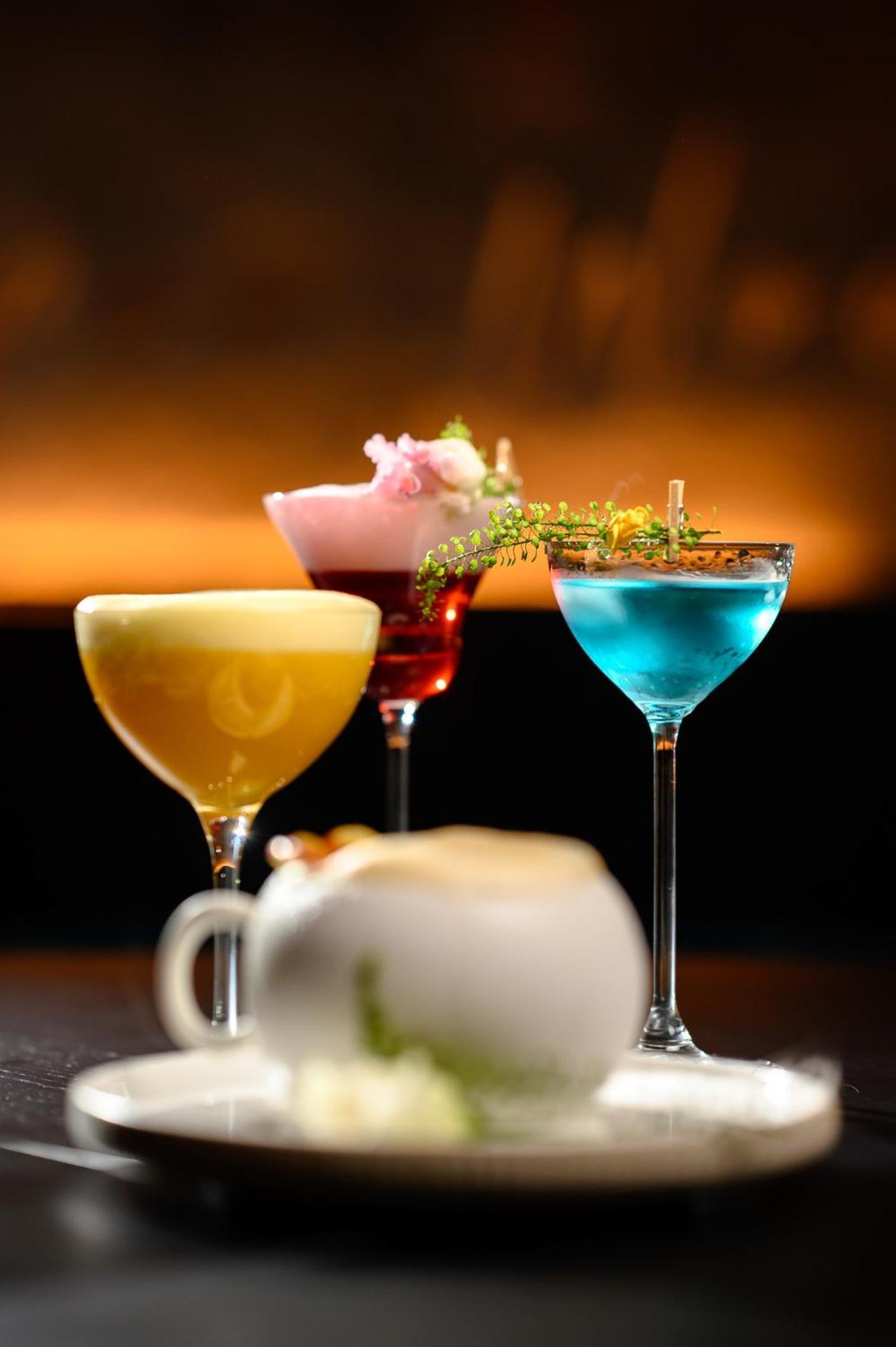 ホテル プルマン リガ オールド タウン エクステリア 写真 A selection of cocktails