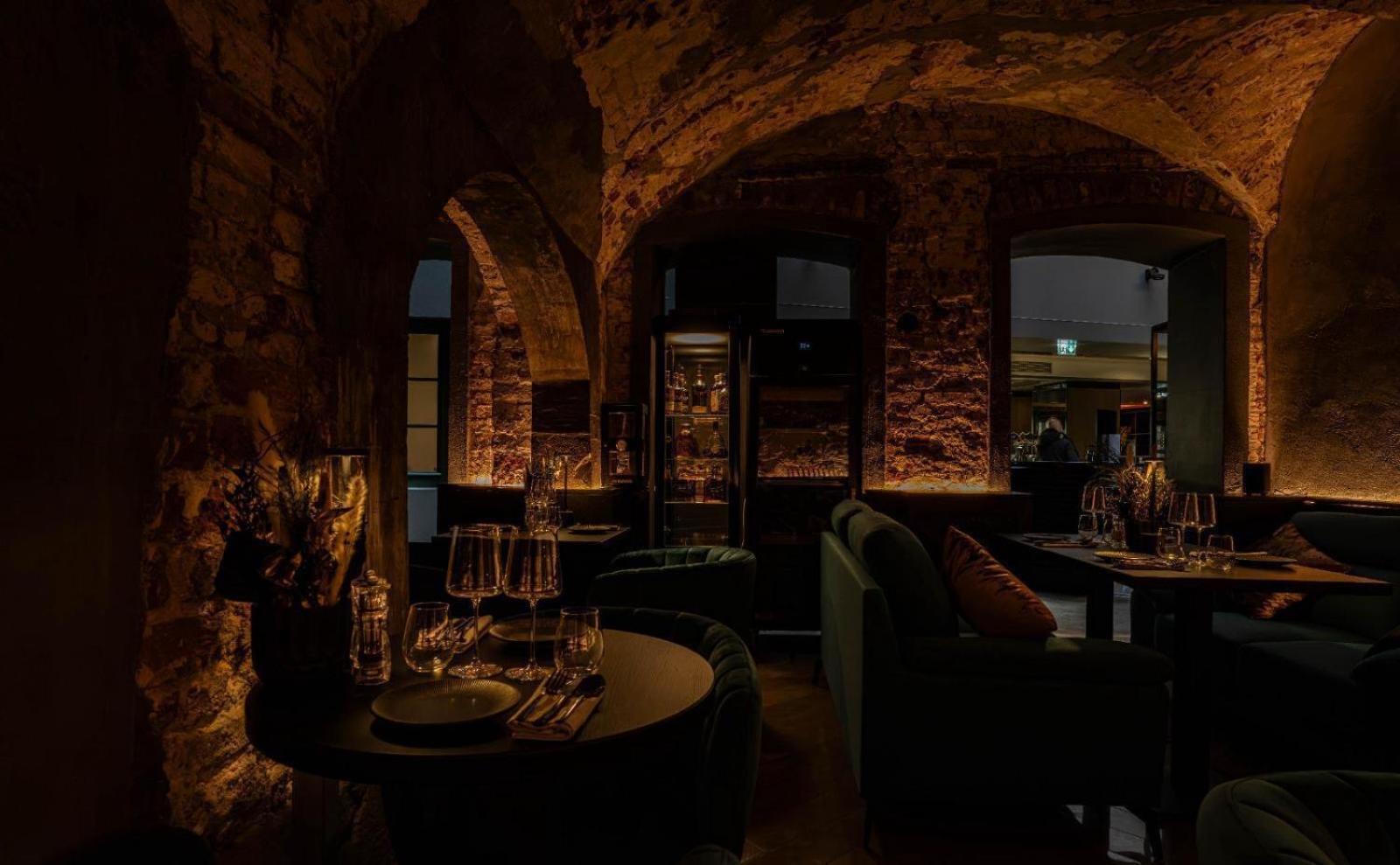 ホテル プルマン リガ オールド タウン エクステリア 写真 Restaurant AOC