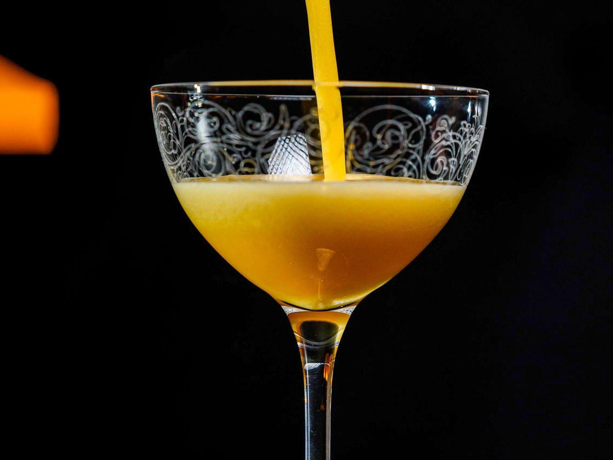 ホテル プルマン リガ オールド タウン エクステリア 写真 A glass of orange juice