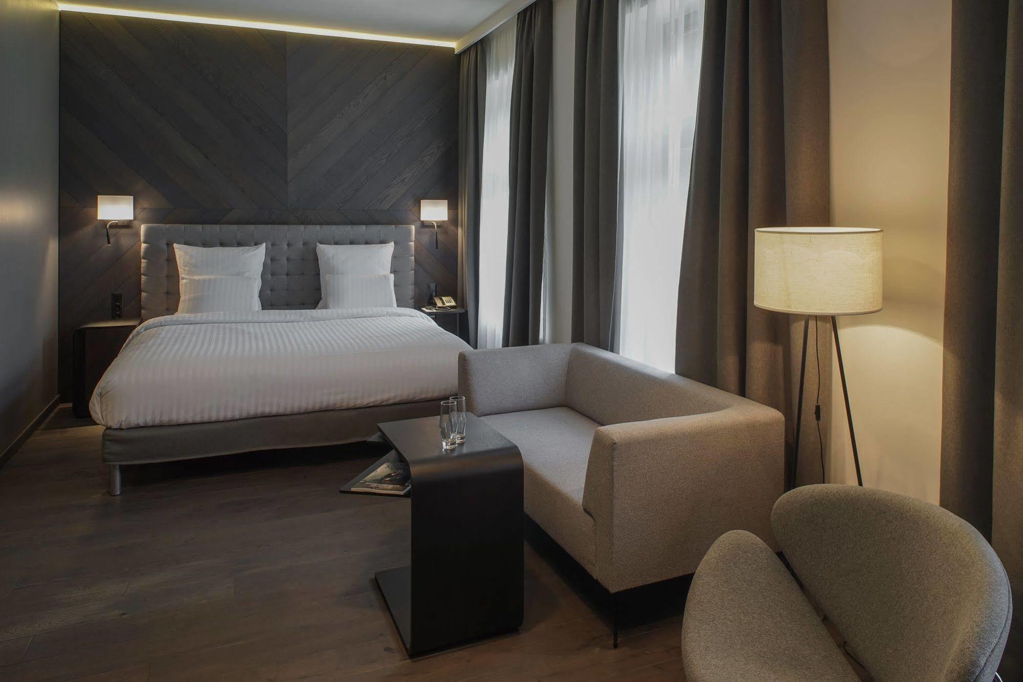 ホテル プルマン リガ オールド タウン エクステリア 写真 A room at the hotel
